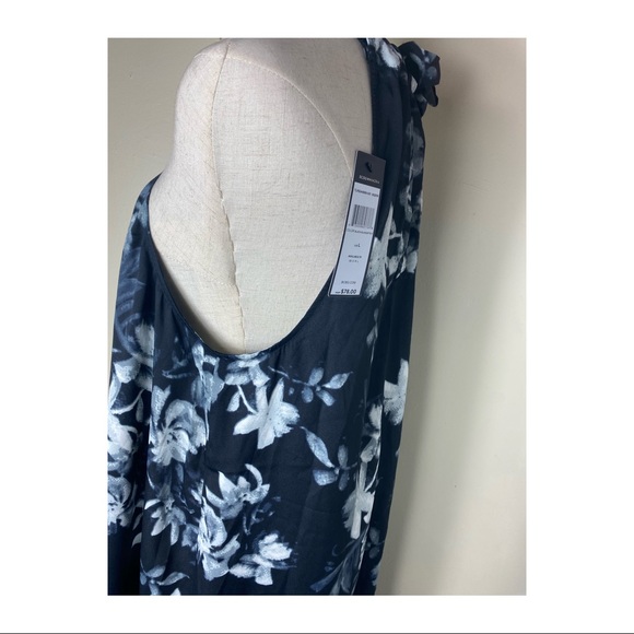 (Sold) BCBGMAXAZRIA HALTER Dress SIZE L - Picture 2 of 5